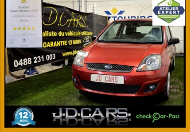 Ford Fiesta 1.3 essence bordeaux garantie 1 an ctok 3999€ ttc