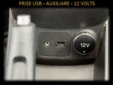 FORD FIESTA 1.2 ESSENCE 80MKM GARANTIE 1 AN CTOK 6999€ TTC