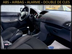 PEUGEOT 206+ 1.1 ESSENCE GARANTIE 1 AN CTOK 2999€