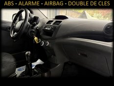 CHEVROLET SPARK 1.0 ESSENCE GARANTIE 1 AN CTOK 3499€ CHEVROLET SPARK 1.0 ESSENCE GARANTIE 1 AN CTOK 3499€