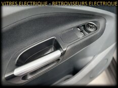 FORD C-MAX 1.6 TDCI 95 GARANTIE 1 AN CTOK 5499€  FORD C-MAX 1.6 TDCI 95 GARANTIE 1 AN CTOK 5499€