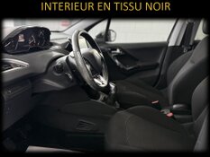 PEUGEOT 208 1.2 ESSENCE ALLURE GARANTIE 1 AN CTOK 5499€