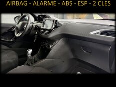 PEUGEOT 208 1.2 ESSENCE ALLURE GARANTIE 1 AN CTOK 5499€